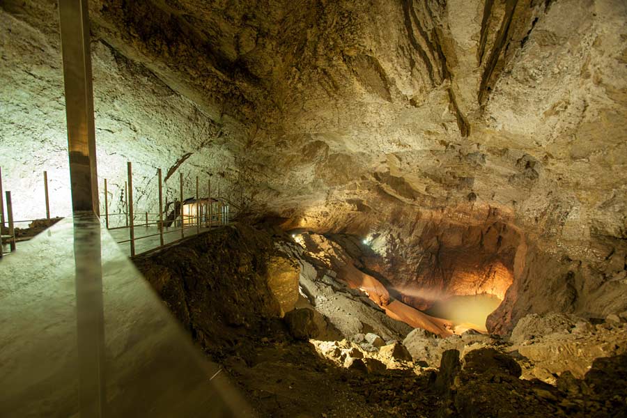 зал анакопия в новоафонской пещере