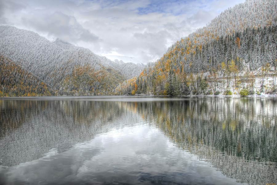 озеро рица зимой