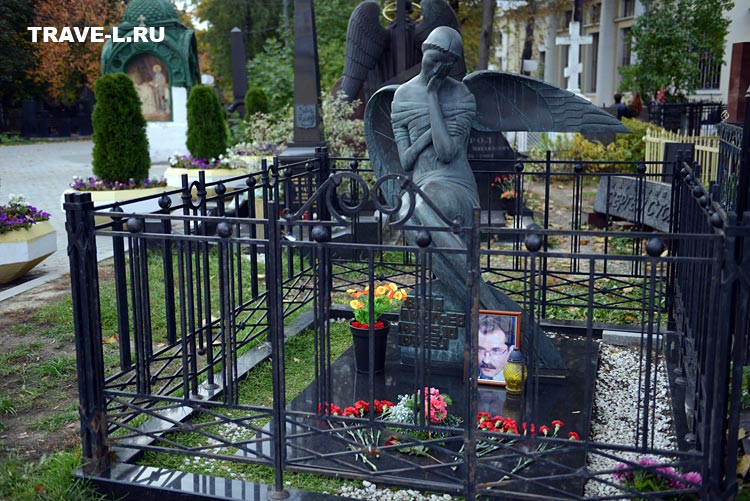 Могила андрея миронова на ваганьковском кладбище фото